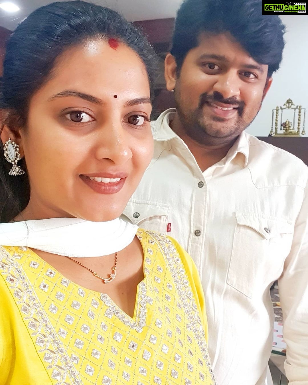 Pallavi Ramisetty Instagram - Andhariki ma tharupuna makara sankranti subhakankshalu #happysankranti #😊🐓