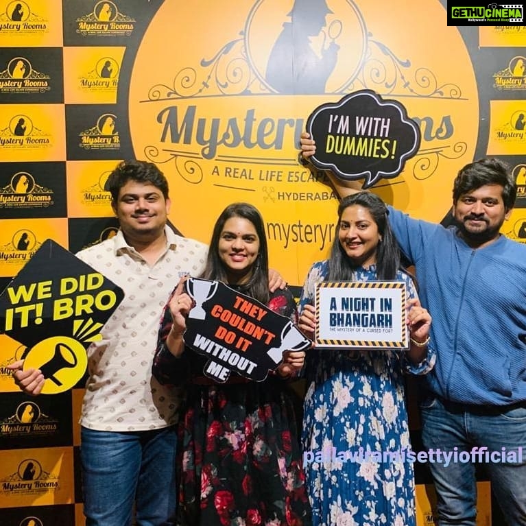 Pallavi Ramisetty Instagram - Late post! Valentine's day ❤ with @dileepkumar.1988 @bhawanashankarpramukh @narenpramukh11 #valentinesday #family#sister&brotherinlaw #dayout #farzicafe #misteryrooms #❤❤❤