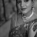 Pallavi Ramisetty Instagram - 🩶🖤 📸 @abhiman_photography MUA @sowmyamakeupartistryy Outfit @ethnicdesigners8 #happysunday #indianfashion #indianwear #photoshoot #makeup #pallaviramisetty
