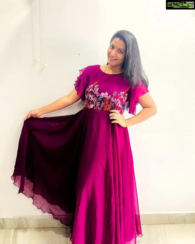 Pallavi Ramisetty Instagram - Dress @sreemithra_fashions #longfrock