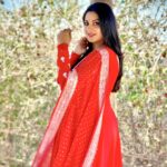 Pallavi Ramisetty Instagram - 🌹Dressed up for #ishmartjodi2 👗@ethnicdesigners8 thank you for beautiful dress #happysunday #ishmartjodi2 #Starmaa #realvsreel #pallaviramisettyofficial