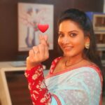 Pallavi Ramisetty Instagram - Ishq🥀 📸: cameraman kotigaru Saree:@ethnicdesigners8 #positivity #love #behappy #gratitude #bepatient #becool #begoodtoyourself