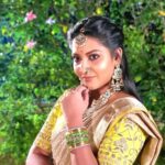Pallavi Ramisetty Instagram - 🦚 📸:@yourshravan Jewellery :@spurthi_jewels Makeup:@makeupravi . . . . . . . . . . . . . #helloinsta #happysunday #dressedup #photoshoot #beautifuljewelry #glowup #positivity #staypositive #pallaviramisettyofficial #pallaviramisettyfans