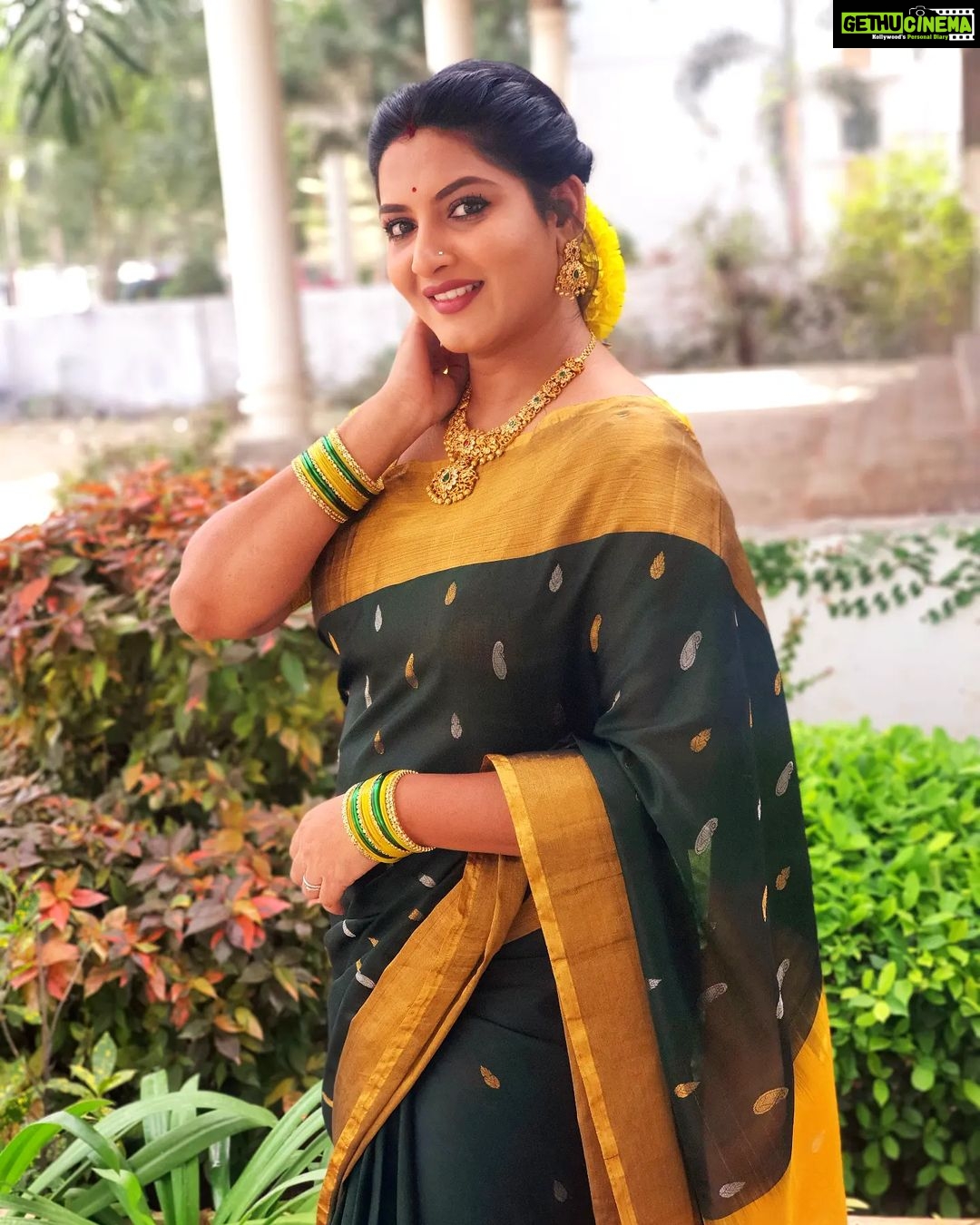 Pallavi Ramisetty Instagram - That traditional look feel 🌟 Saree @lalitha3906 Jewellery @pearls_speaks . . . . . . . . . #sareelove #uppadapattu #traditional #wearingforjeevanajyothi #papemajeevanajyothi #pallaviramisettyofficial