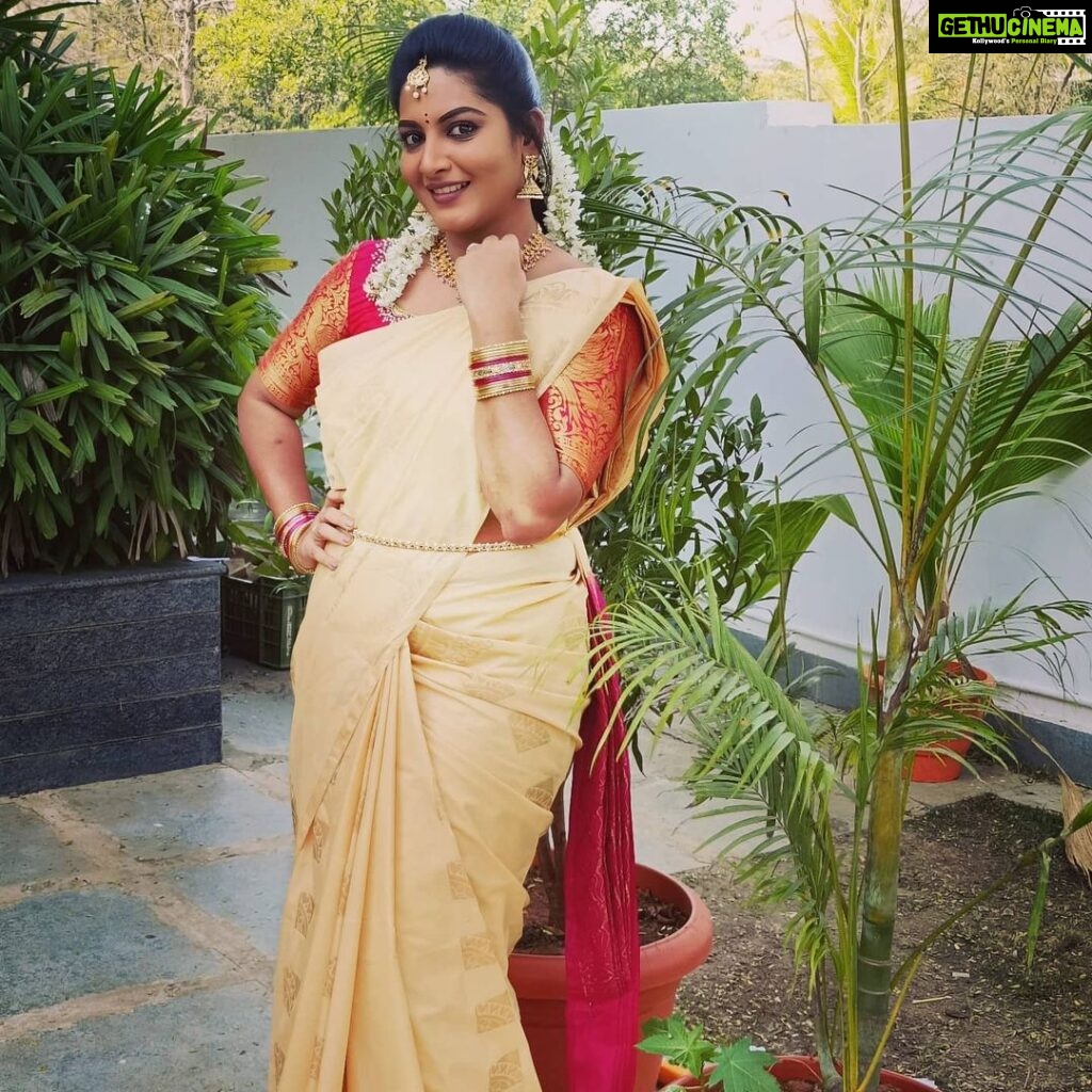 Pallavi Ramisetty Instagram - Thank you @g.swetha_reddy For this Beautiful saree and jewellery 🤗 #attarintikidaredidairies #festivscenes #krishnaveni #bhogispecial🔥 #pallaviramisettyofficial #pallaviramisettyfans