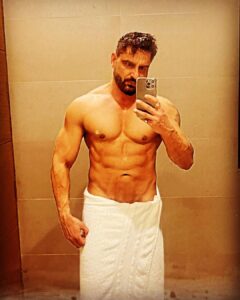 Parag Tyagi Instagram - Steaming & dreaming !!! 

#bathroom #selfie #love #mirror #bodybuilding #ﬁtness #motivation #myself #loveyourself