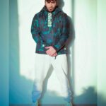 Paras Chhabra Instagram - Jacket:- @superdryindia Pants:- @hm Tshirt:- @innersaints Shoes:- @balmain Stylist:- @mandydebbarma 📸 @arpitdop