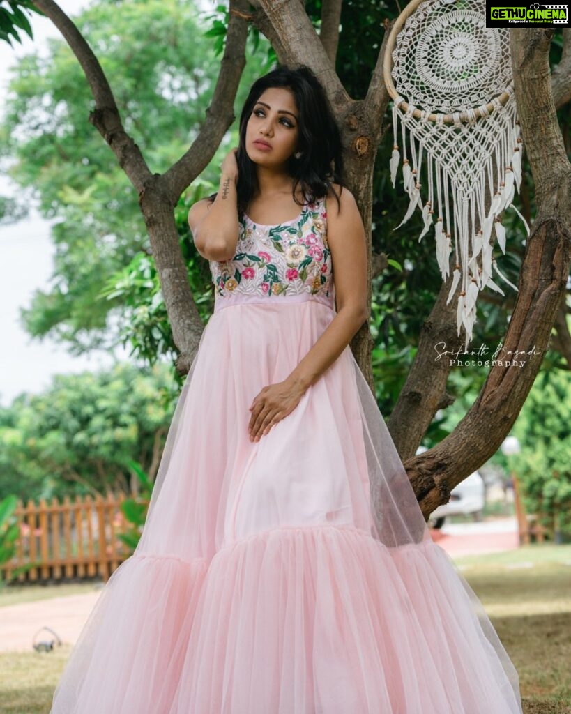 Pavani Reddy Instagram - A girl should be two things: who and what she wants PC: @visioneye_photography 👗: @tasyacouture MUA: @poonamsbakshi Location: @mangowoods_serenity_eternity Hair: @chinnahair_stylist #picoftheday #i #me #myself