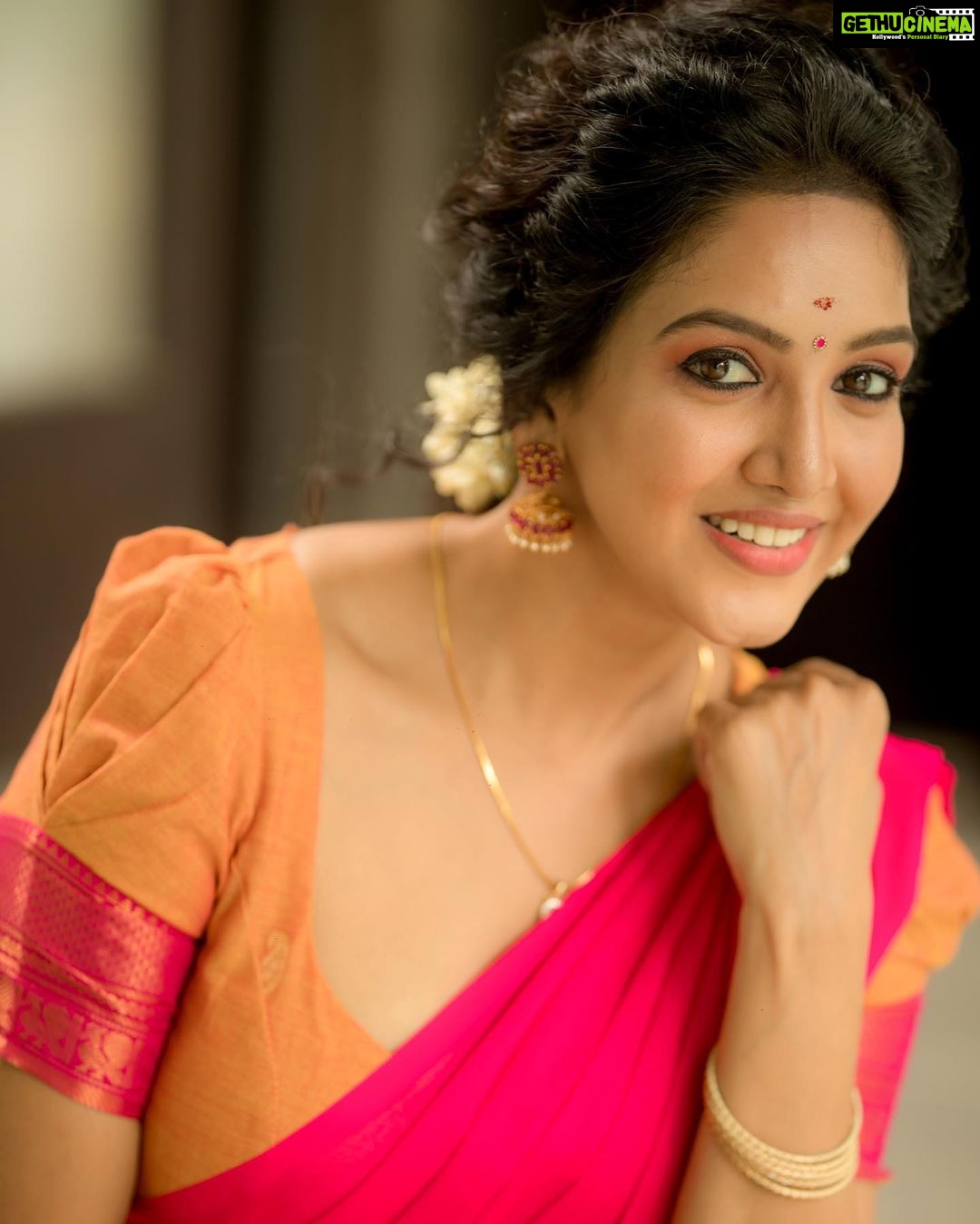 Pavani Reddy Instagram - You may see me struggle but you will never see me quit 🤞😍 Wearing : @ivalinmabia PC - @camerasenthil MUA : @anjusartistry Shoot organized by @rrajeshananda #biggbosstamil #pavanireddy #pavni #vijaytv #disney #hotstar #disneyhotstar #smile #strong #live #letlive
