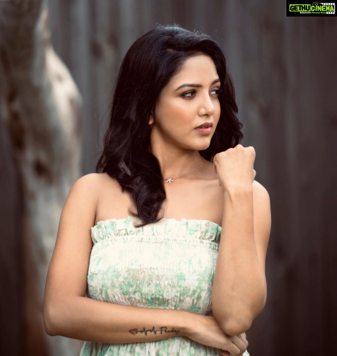 Pavani Reddy Instagram - Start each day with a grateful heart ❤️❤️ #biggboss #tamil #starvijay #pavanireddy #pavni #spread #positive #vibes #disney #hotstar