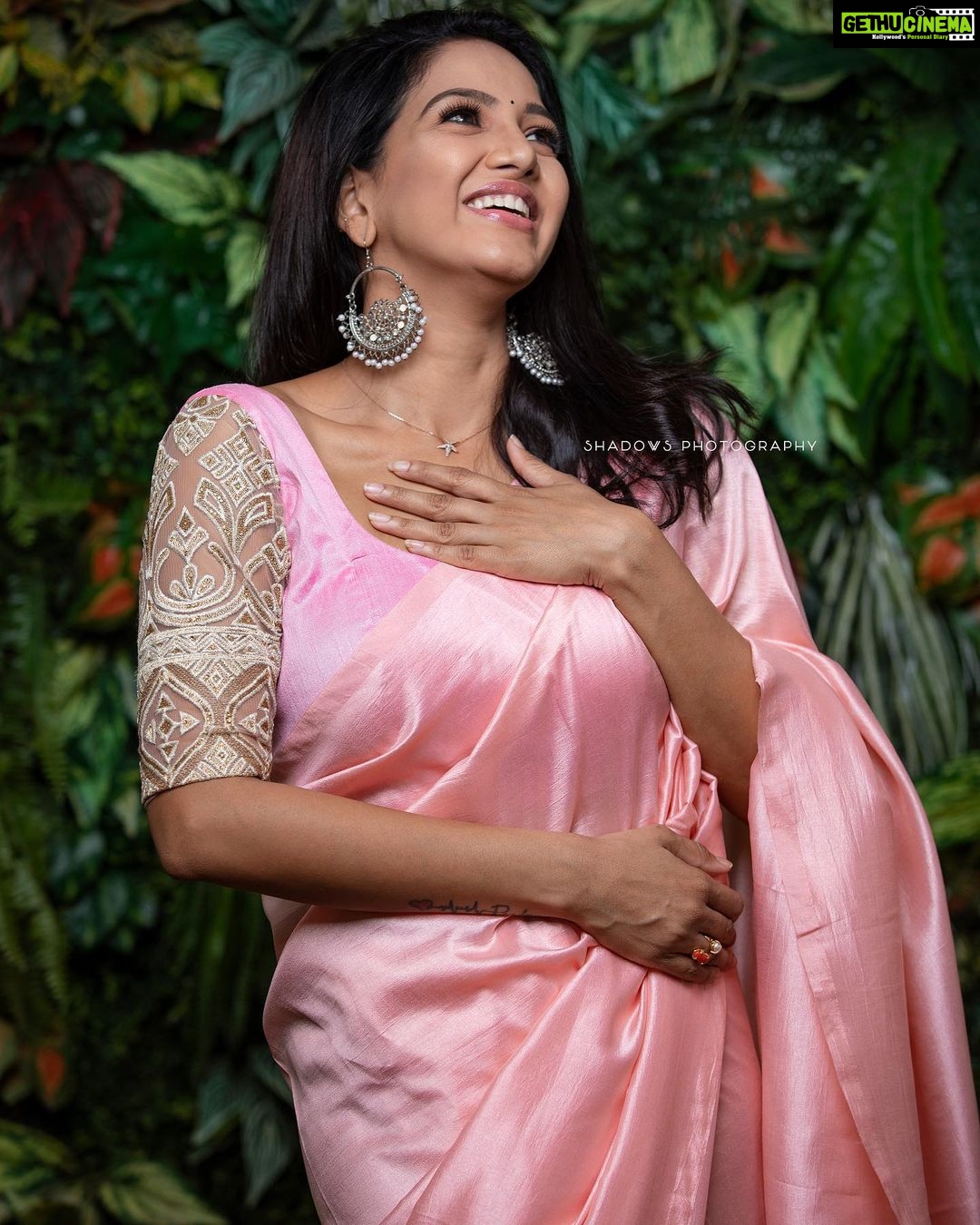 Pavani Reddy Instagram - Start your day with a smile πβ€οΈ #biggboss #biggboss5tamil #starvijay #pavanireddy #bb5tamil #kamalhaasan PC : @shadowsphotographyy π Stylist & Designer : @labelswarupa βΊοΈ MUA : @cbartistry_sdmakeover The Bark