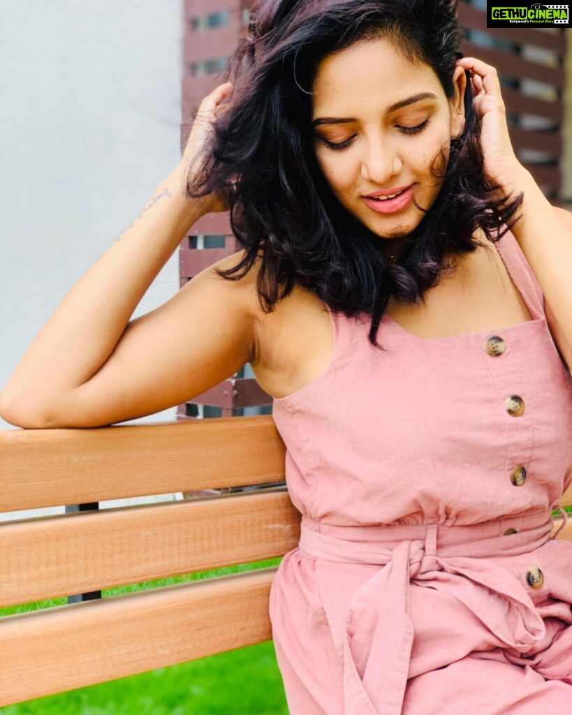 Pavani Reddy Instagram - Smile a little more, Regret a little less 🥰❤️🤩😃 PC : @anu_anushachowdary 🤩 #laugh #smile #happy #fun #style #fashionista #chennai #hyderabad #picoftheday #peace #positivevibes #instagram