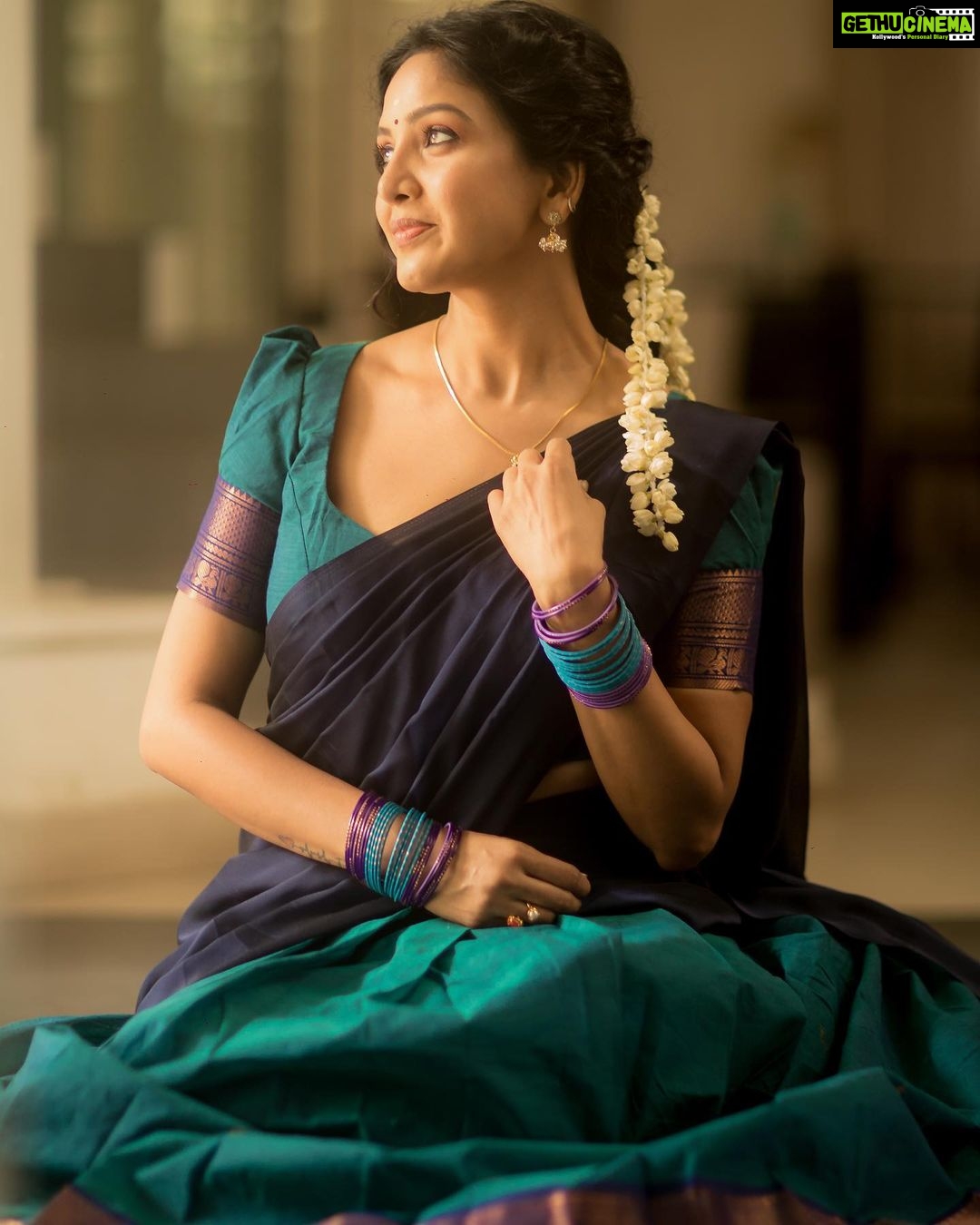 Pavani Reddy Instagram - 😊➡️ 📸 @camerasenthil 🥻 @ivalinmabia MUA @anjusartistry Shoot organised by @rrajeshananda