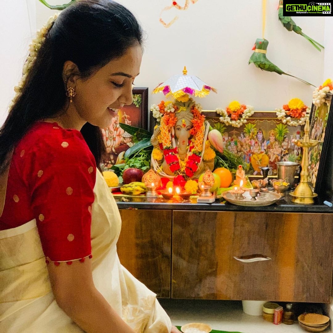 Pavani Reddy Instagram - Ganapathi Bappa Moryaππ»π May the mentor, protector & remover of obstacles enlighten your lives π #ganesha #festival #happy #peace