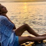 Pavani Reddy Instagram – Sunsets are proof that endings can often be beautiful too 😇😍🥰
#sunset #beautiful #picoftheday #happy #smile #love #live #life #happiness #goa #chennai #photography #beach #pose #fashionista #style #holiday