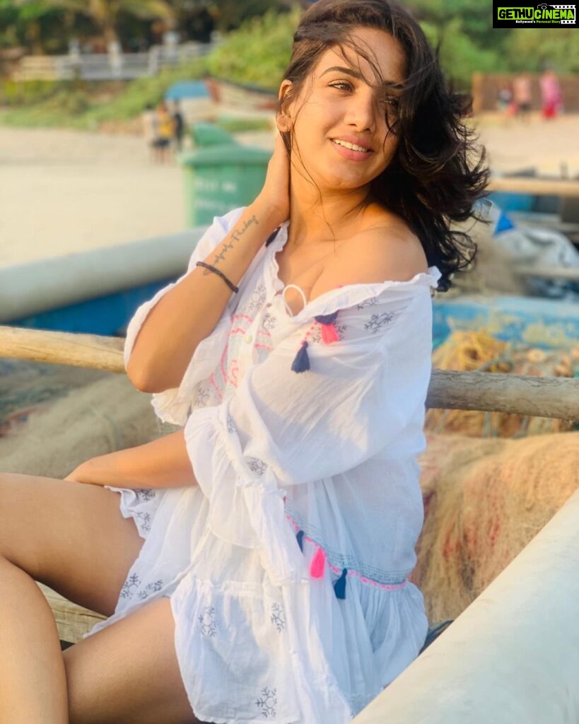 Pavani Reddy Instagram - Summer breeze 🍃🍃 #wind #summervibes #love #life #instagram. 📷 @anu_anushachowdary Arambol Beach