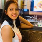 Pavani Reddy Instagram - Beautifully broken 🥰❤️ Swipe left 👈🏻👈🏻 PC : @anu_anushachowdary 😍 #love #picoftheday #positivevibes #beautiful #happy #smile #instagood