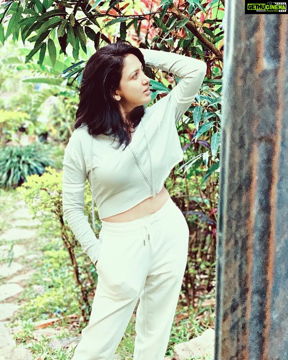 Pavani Reddy Instagram - 😍🌴🍀☘️❤️😍 PC : @anu_anushachowdary 🥰 #nature #love #peace #happy #me #laugh #fun #fashion #style #traveldiaries #trip #soul