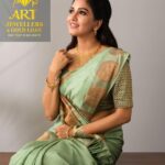 Pavani Reddy Instagram - Every piece of jewellery tells a story 📸: @aravindsphotos @artjewellers_ @pkadfilmmaker @pk_dop @dyaan_karthikeyan @agrajartem @anilnc_ @sakthi_nithish