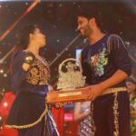 Pavani Reddy Instagram - And yeah finally we WON woooooowwwwww 💃🏾💃🏾💃🏾all thanks to @vijaytelevision @pradeepmilroy @jegannath_ @vivek_gilbert @joshua_preetham @meramyakrishnan @dancersatz @priyankapdeshpande And @sunilkarthik_sk thanks for making me look gorgeous every time with the beautiful costumes love you 😘 A special thanks to @essensemakeup for making me look even more beautiful. lovey work done by you darling. And to my people, who believed in me and pushed me to this, without your encouragement i would have never reached here lots of love to you guys😘😘. And @amir__ads master no words, dancing was only a big challenge for me and that too stepping on a competition show, was even more scary thing, but you proved that you are the best master, who knew how to make a non dancer dance and make her win. I know this was the biggest task for you. And this was a wonderful journey, I would cherish every moment of this ever. got to know you more, learnt so many new things from you, your such a beautiful person inside out, mmm time just flew away like that. You have been a great master, great supporting dance partner, best friend. So now shall we begin our life journey together 🙈 and b my best life partner too waiting for that day Mr @amir__ads will you be mine forever and ever I LOVE YOU 🥰🥰