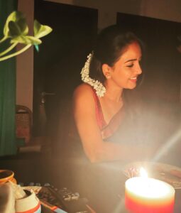 Pavani Reddy Instagram - Humans glow differently when they are treated right and loved properly 
#feelingloved #happyme
