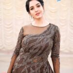 Pavani Reddy Instagram - Kindness makes you rare 📸 @pix_depth__photography @prabha_andiyappan__photography 👗 @fatiz_official Jewellery @fineshinejewels MUA @dollupmakeover_artistry Styled by @sunilkarthik_sk #awards #photoshoot #gown #me