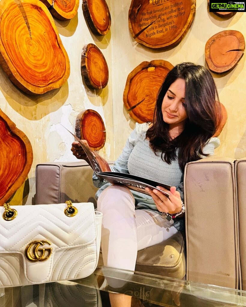 Pavani Reddy Instagram - Me being hungry and always busy searching for a new thing to order on menu 🙄🙄🙄 PC : not that great photo but then ok for this one time 😂 @amir__ads #hungerdaires #foodisimportanttome