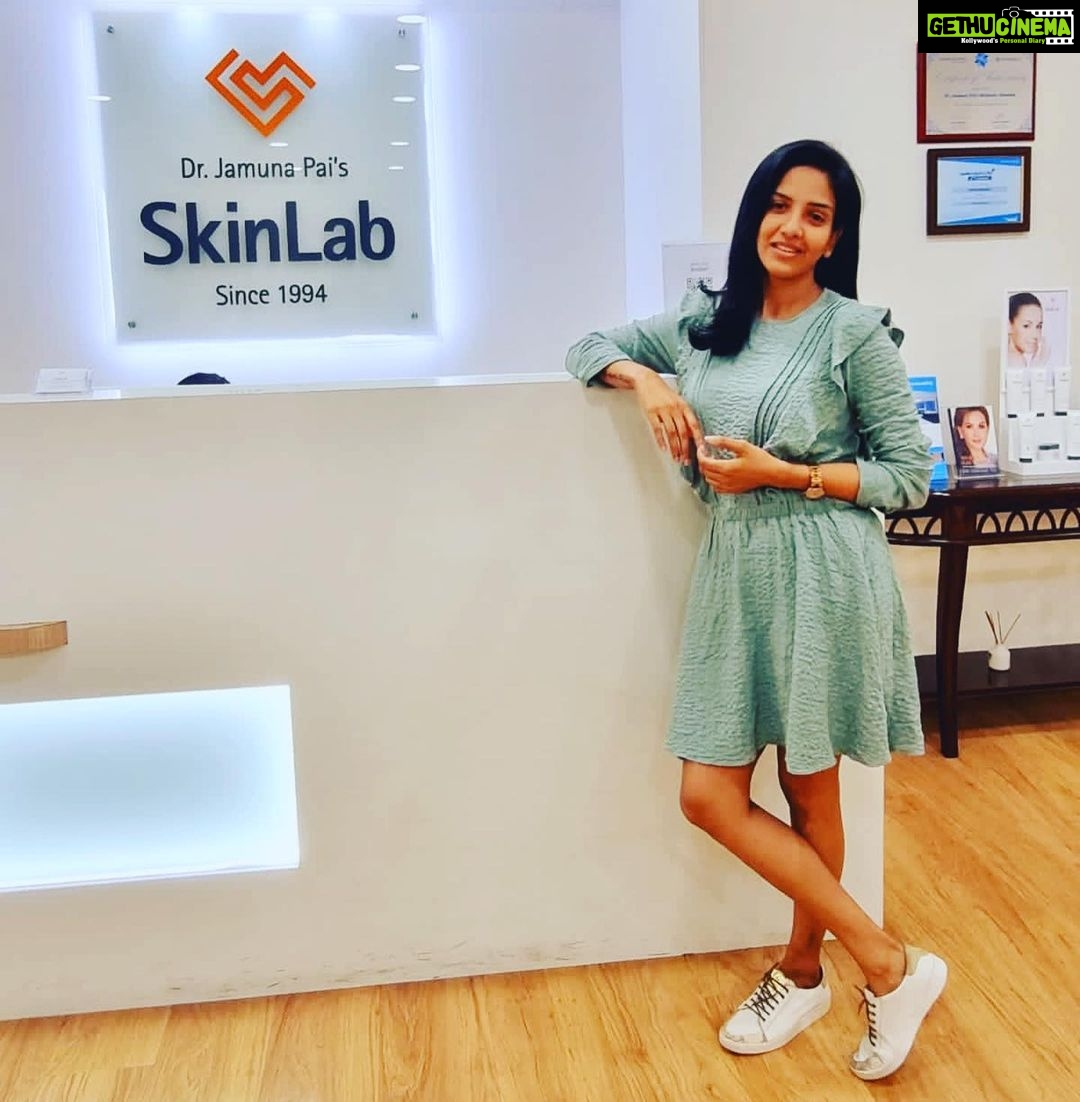 Pavani Reddy Instagram - “Healthy skin is a reflection of overall wellness” Here I’m at #SkinLabChennai one of the best clinics at chennai for some self love. Had an opportunity to meet @rajathi.kalimuthan who is a lovely and friendly person, enjoyed every moment of the chat with her. The team of SkinLab chennai has the best experienced doctors and staff and offers all advanced & latest treatments right from acne, pigmentation, scar reduction, hairfall, fillers, botox, coolsculpting and one of the best quality IV glutathione for overall wellness Will be visiting regularly from now on. If you are a person who would love to pamper yourself like me then contact 7358400400 Dr. Jamuna Pai’s SkinLab, Khader Nawaz Khan Road, Nungambakkam, Chennai - 600006 @rajathi.kalimuthan @skinlabindia