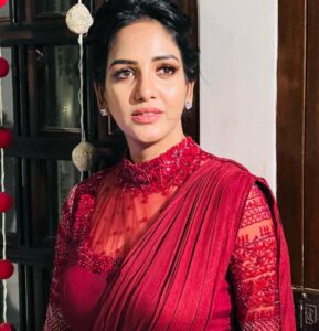 Pavani Reddy Instagram - ❤️ 
📸: @amir__ads 
🥼: @sidneysladenofficial 
👗: @fatiz_official 
💄: @essensemakeup 
Hairstyle: @luke_the_hairstylist 
Styling : @sunilkarthik_sk 
#vijaytellyawards2023 #awards #night