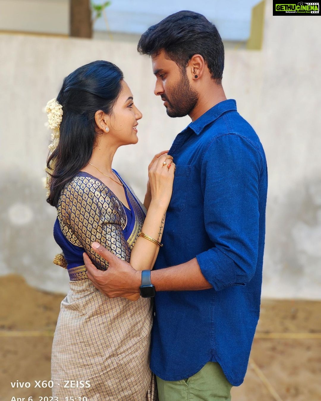 Pavani Reddy - 365.1K Likes - MINE❤️
Saree by @amir__ads 😝
📷: @kavi_kavitha__6111
Assitant camera : @cine.anand 😂
#positiveday #aboutyesterday