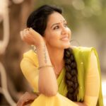 Pavani Reddy Instagram - May this New Year bring you a life, that is Successful, abundant, prosperous and contenting. HAPPY UGADI 📸: @camerasenthil Artist - @pavani9_reddy Costumes - @ivalinmabia Makeup - @yuvas_makeover Hair - @mani_stylist_ Shoot Organized by @rrajeshananda