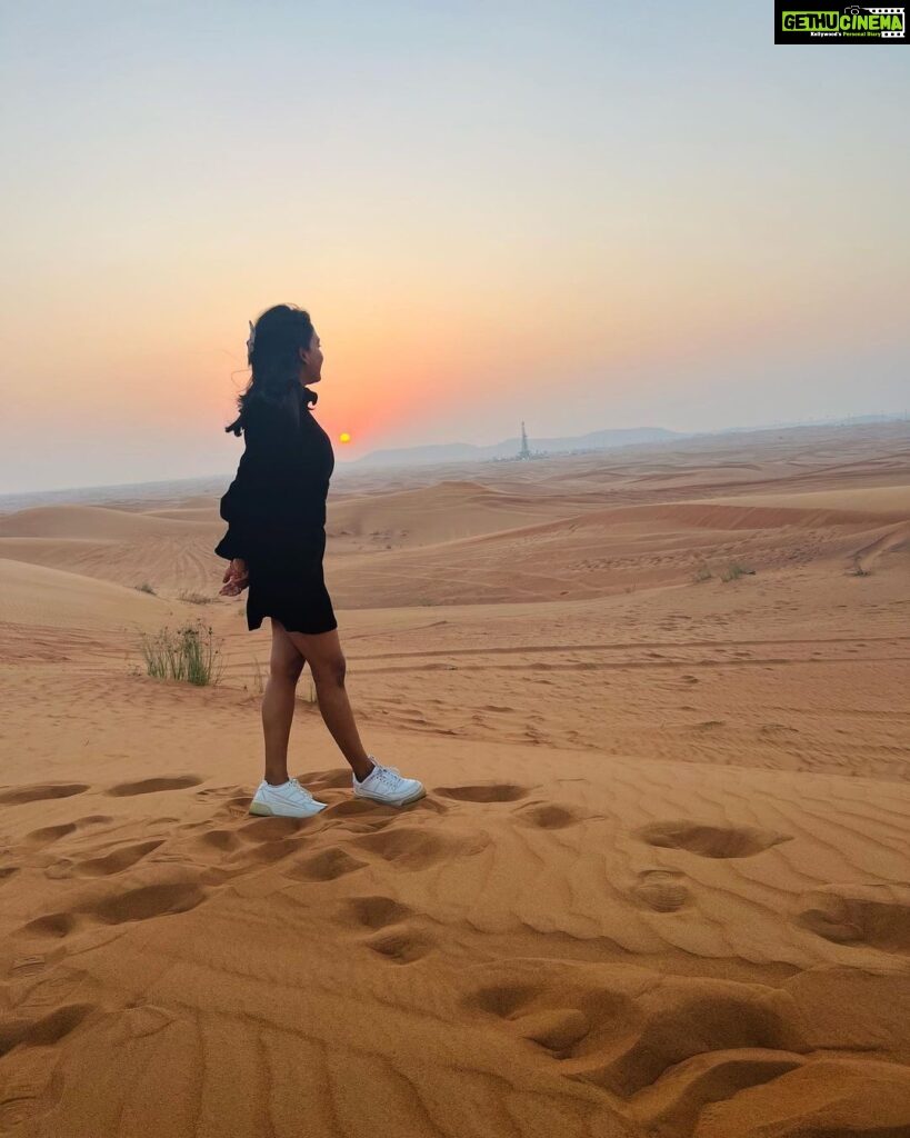 Pavani Reddy Instagram - In the pure clean atmosphere, in the silence- there you can find yourself ❤️ #dubai #desert #dairies #metime