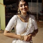 Pavithra Janani Instagram – 🕊️

Jewelleries @littlefingers_bridal_jewellery 
thanks for the timely help ❤️

#aganaga #vijaytelevisonawards2023