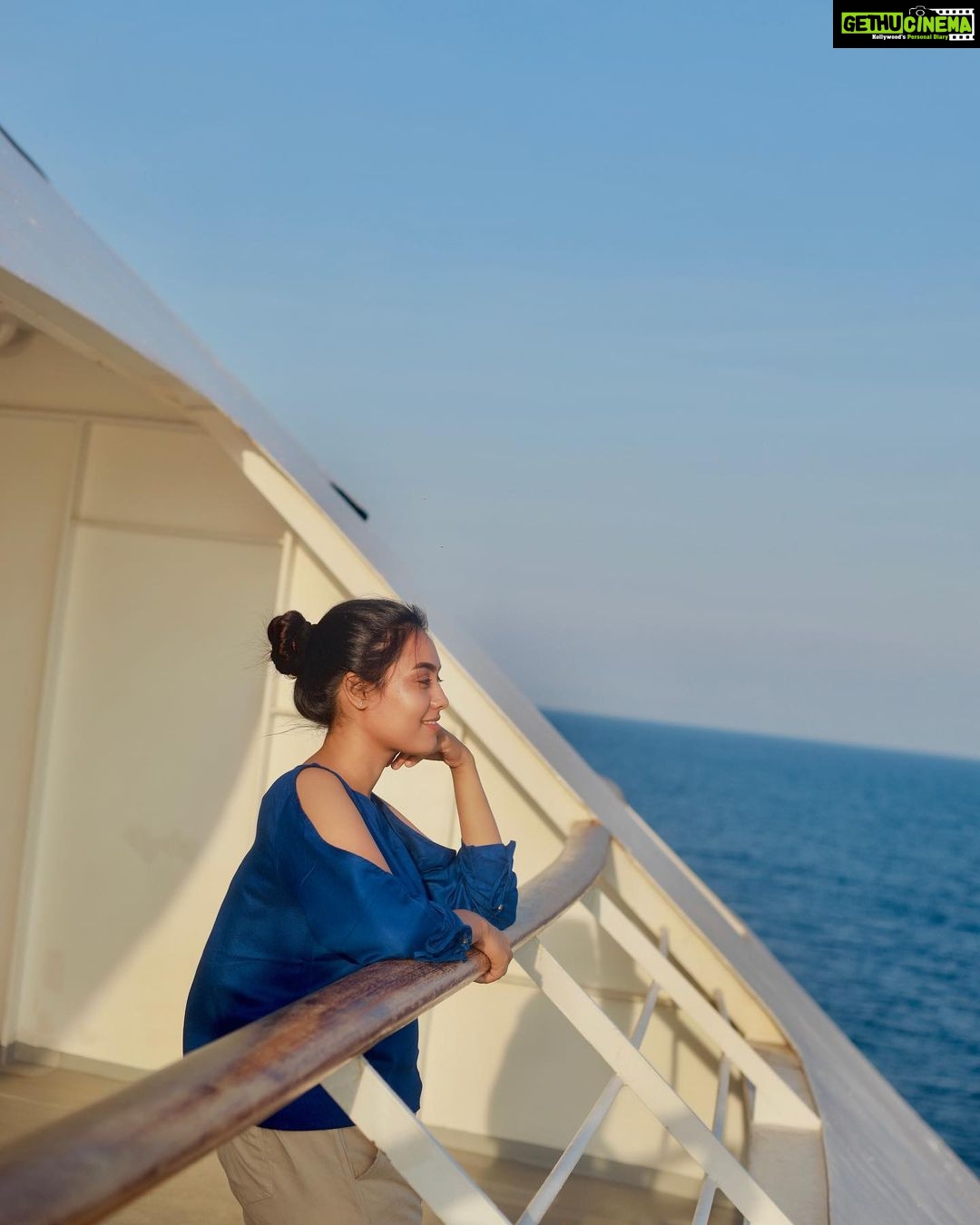 Pavithra Janani Instagram - Smell the sea,feel the sky Let your soul and spirits fly π« @cordeliacruises Pc @bhoopalm_official #cordeliacruises #indiancruiseline #cruiseholidays #cityonthesea #perfectholiday #mvempress #holidayatsea #cruisevacation