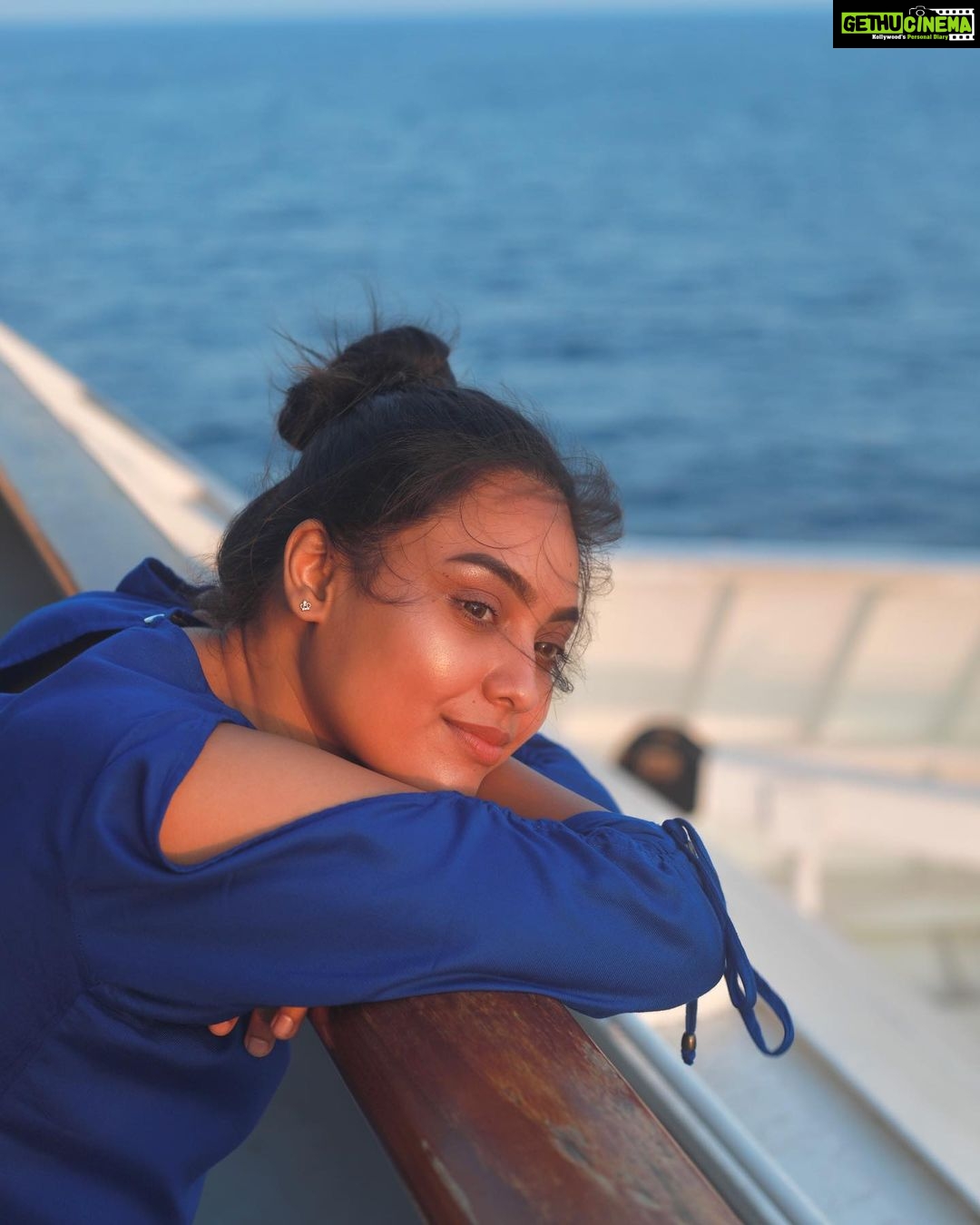 Pavithra Janani Instagram - Smell the sea,feel the sky Let your soul and spirits fly π« @cordeliacruises Pc @bhoopalm_official #cordeliacruises #indiancruiseline #cruiseholidays #cityonthesea #perfectholiday #mvempress #holidayatsea #cruisevacation