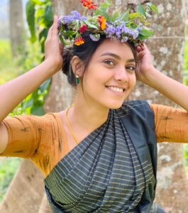 Pavithra Janani Instagram - 💜

#kodaikanaldiaries 
#shootingspot🎥🎬 #thendralvanthuennaithodum 
#abhi