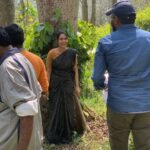 Pavithra Janani Instagram - #teamworkmakesthedreamwork #somuchoflearnings #hardworkneverfails #cherieshedmoments spl thanks to our dir sir @kabeez_dir cameraman sir @r.s.cinematographer and @vinothbabu_m choreographer @abinaya_satishkumar Big thanks to all our technicians ❤️ set anna,production anna,light man anna, costumer anna,@k.balajikrishna_official @haritharavi11 assistant directors Micheal,raja,Pushparaj #kodaikanaldiaries #thendralvanthuennaithodum #tvetshootspot