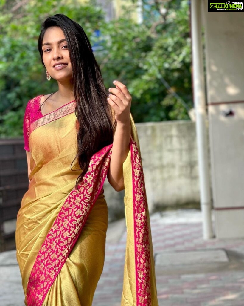 Pavithra Janani Instagram - 🌺