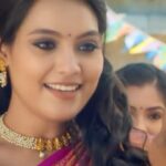 Pavithra Janani Instagram - Happy to share the promo of my Next new project “THENDRAL VANDHU ENNAI THODUM” Thank you @vijaytelevision for giving me yet another beautiful project! You all have been a big support right from the day one of my on screen career. Expecting the same love & support from you all for “ABHINAYA” I Will be missing “MALAR” big time but am sure you all will witness a fresh & new characterisation through Abhinaya! #abhinaya #malar #pavithrajanani💜 #thendralvandhuennaithodum #newseries