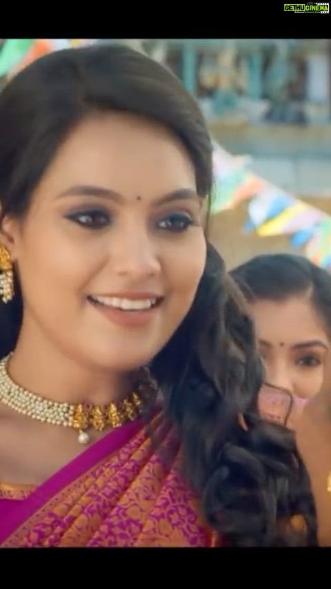 Pavithra Janani Instagram - Happy to share the promo of my Next new project “THENDRAL VANDHU ENNAI THODUM” Thank you @vijaytelevision for giving me yet another beautiful project! You all have been a big support right from the day one of my on screen career. Expecting the same love & support from you all for “ABHINAYA” I Will be missing “MALAR” big time but am sure you all will witness a fresh & new characterisation through Abhinaya! #abhinaya #malar #pavithrajanani💜 #thendralvandhuennaithodum #newseries