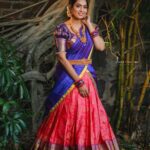 Pavithra Janani Instagram - Happy new year 2022❤️ Mua @dharugovindmakeupartist Pc @single_sparrow_photography Jewelleries @vijis_onegram_rental_jewellery Bangles @pile_on_pearls___ #leststartagain ⭐️