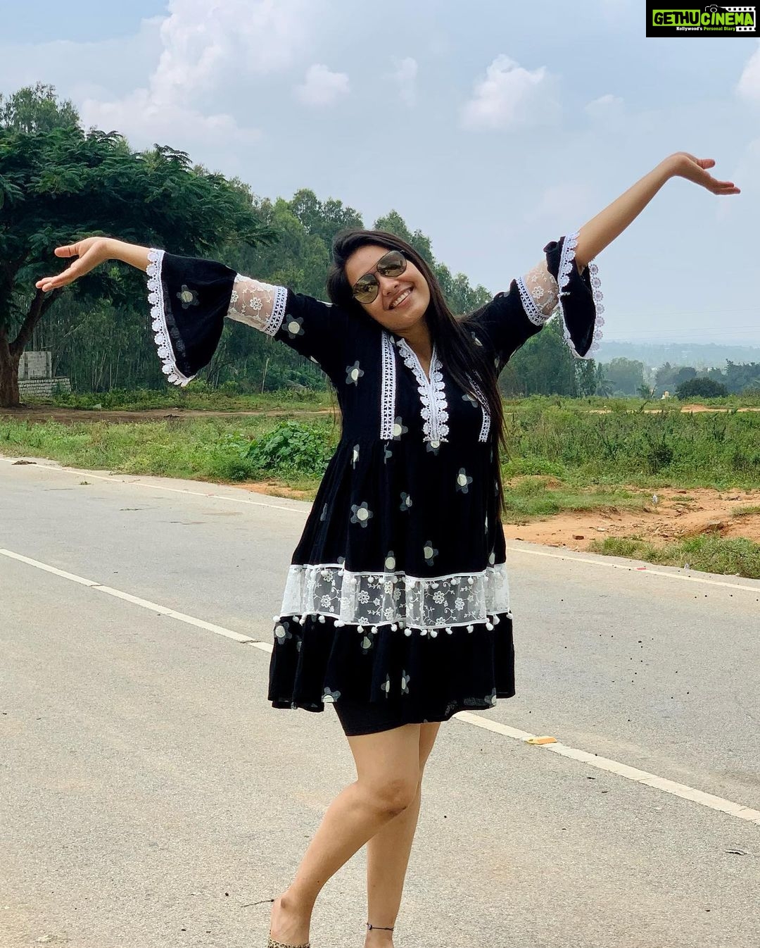 Pavithra Janani - 63.8K Likes - Embrace the detours š§æāŗļøš§æ
#bangaloredays #nandhihillsā°ļø #shopping