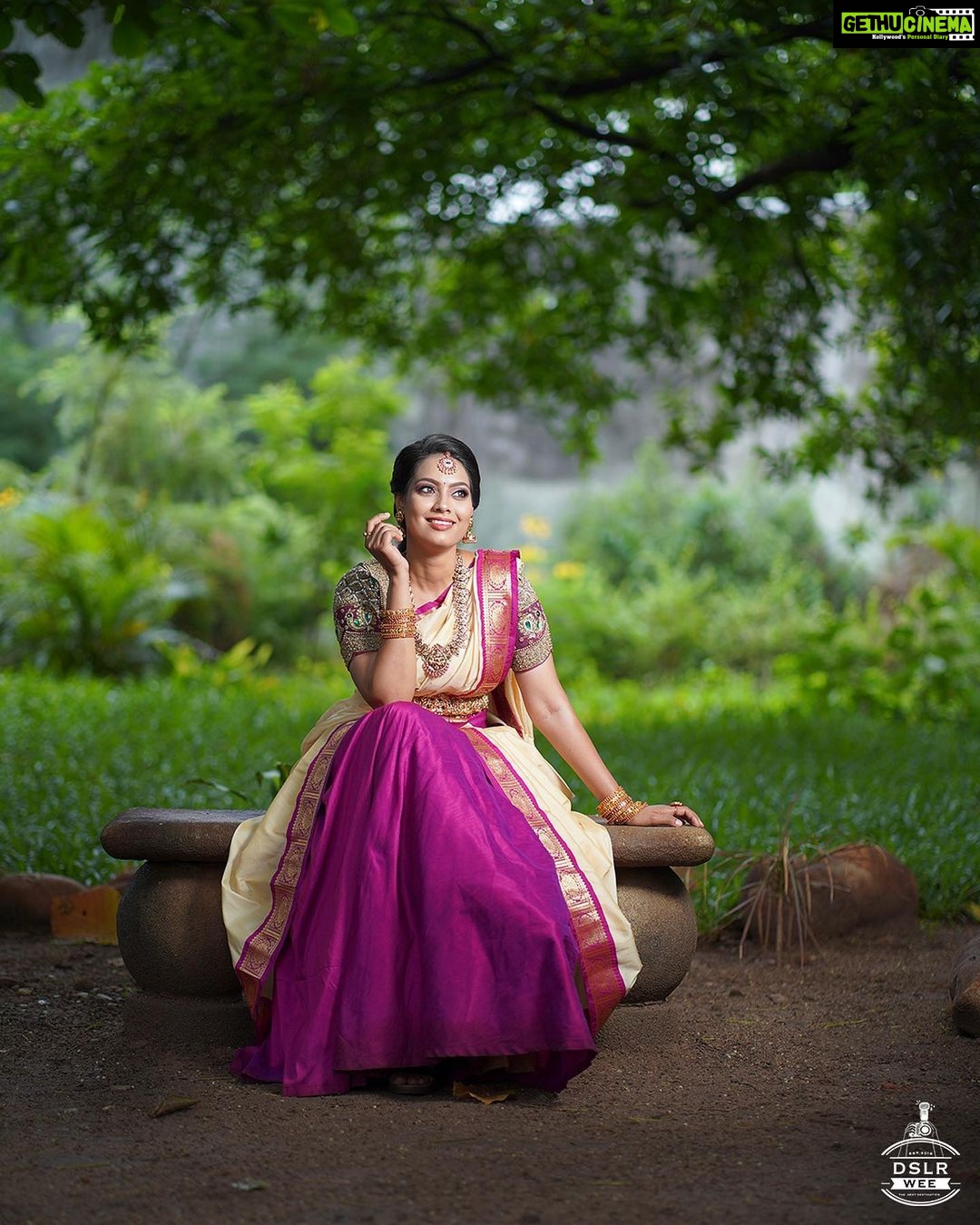 Pavithra Janani Instagram - Fate doesn’t care about ur plans ☺️ Mua @sukarmakeupartist Hairstylist @deepika_hairstyles Jewelleries @new_ideas_fashions Pc @dslr_wee Sareedrapist @style_ur_drape_with_gifty Outfit @ravikkai_selai Flowers @mayur_bridal_flower #keepsmiling😊💕💜