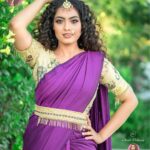 Pavithra Janani Instagram - I am simply myself with chopstick curls 😜 Shoot for : @rhemas_bellezza_atelier MUA: @rhemas_bellezza_atelier HAIRSTYLIST: @ratnamakeupartist WARDROBE COURTESY: @jyotishdhiwakar.vastramvesture JEWELLERY: @aarabridaljewels DOP: @dhanush__photography LOCATION: @ajgardens_ 😈