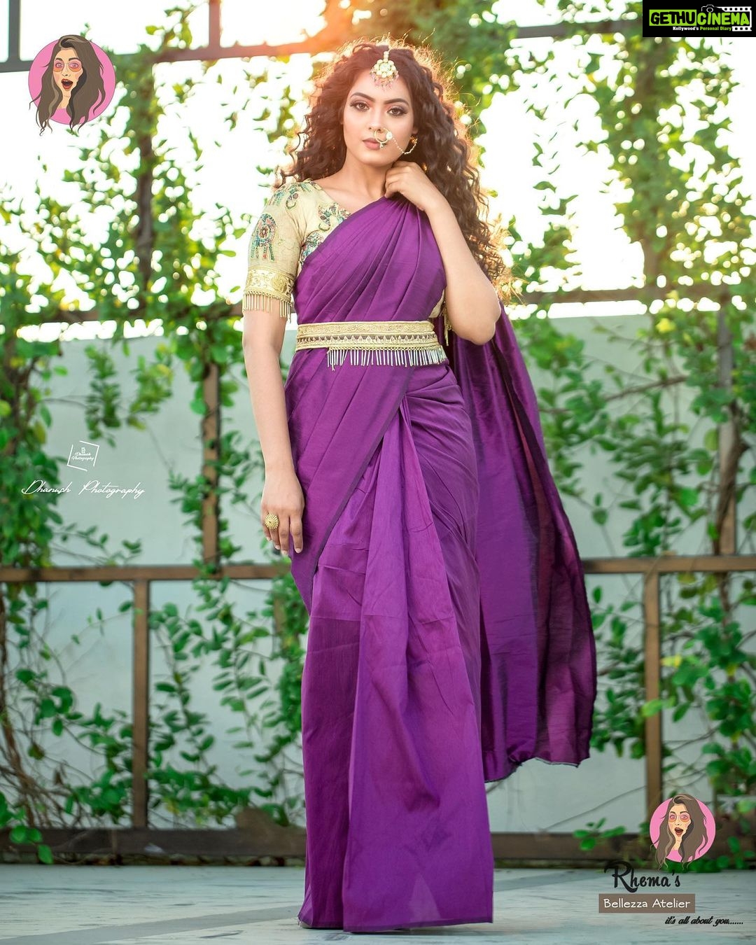 Pavithra Janani Instagram - I am simply myself with chopstick curls 😜 Shoot for : @rhemas_bellezza_atelier MUA: @rhemas_bellezza_atelier HAIRSTYLIST: @ratnamakeupartist WARDROBE COURTESY: @jyotishdhiwakar.vastramvesture JEWELLERY: @aarabridaljewels DOP: @dhanush__photography LOCATION: @ajgardens_ 😈