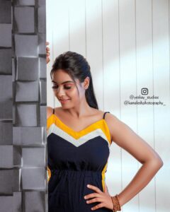 Pavithra Janani Instagram - Be true ..... Be wild ........ Be happy 😊 Mua @vyshu_artistry Pc @yeskay_studioz #pavithrajanani💜
