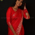 Pavithra Janani Instagram - 🔥 Saree @ashas_womens_collection thank you much within a two days u make it possible , so kind of you 🥰 Blouse @yaradesigners Hairstylist @saravananhairstylist thanks for suggesting this hair style 🥰 Pc @orangeheadsproduction nandrigal ☺️ @dstudioproductions #startmusicseason2premierleaguefinale #pavithrajanani💜