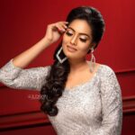 Pavithra Janani Instagram - At times I’m a mystery to myself 😉 #conceptsbygasudesingersstudio Concept & styling : @sugu_star costumes : @hemas_gasu_designers_studio @gasudesigners Make up : @uoonik_makeup_artistry photography : @alex_judeson Designers : @ramu_venkat87 @sugu_star #hemasgasudesignersstudio #gasudesignersstudio
