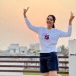 Pavithra Janani Instagram - Peace 🖤 #pavithrajanani #doobey❤️