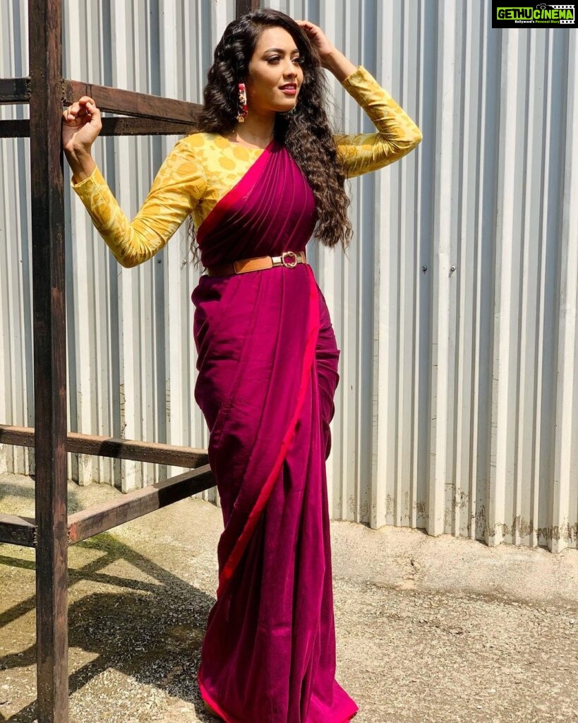 Pavithra Janani Instagram - Caption!!! ⭐ #pavithrajanani #kindofstyle #vijaytelevisionawardsprelude